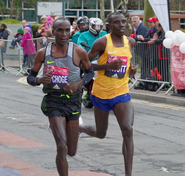 Kipchoge in Cheruiyotova zmagala na maratonu v Londonu