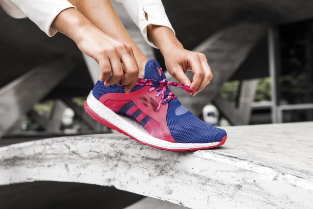 adidas oblikoval tekaške copate posebej za ženske 