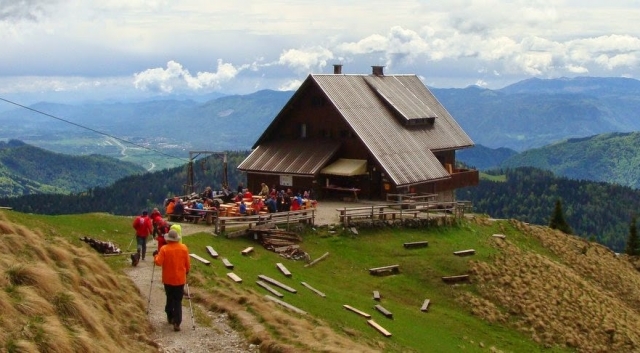 Koča na Golici