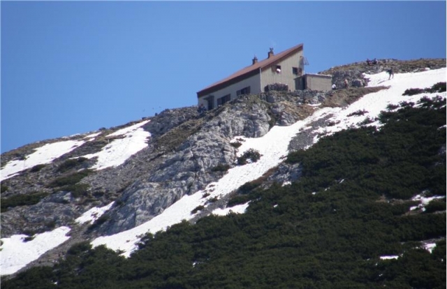 Koča Draga Karolina na Velikem Snežniku