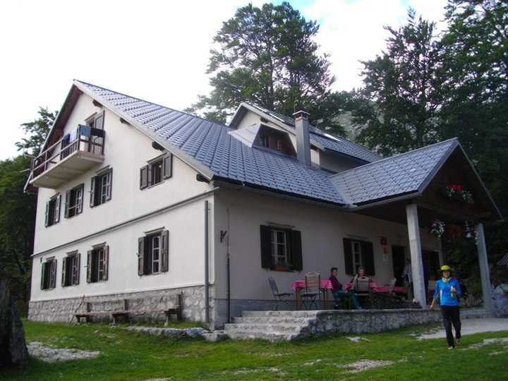 Koča na planini Razor