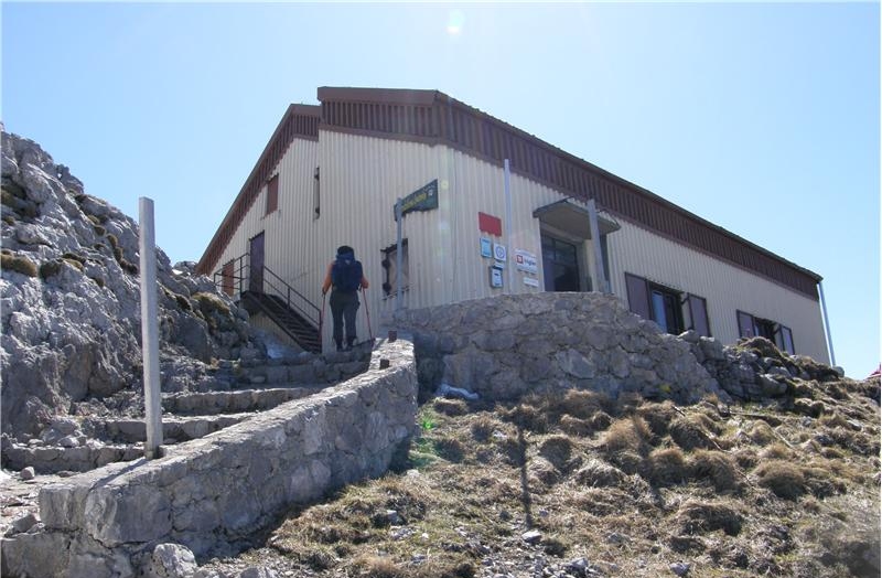 Koča Draga Karolina na Velikem Snežniku