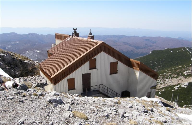 Koča Draga Karolina na Velikem Snežniku