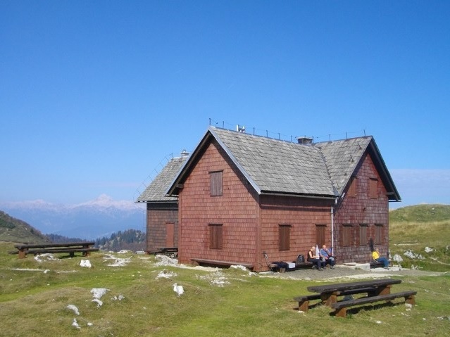 Krekova koča na Ratitovcu