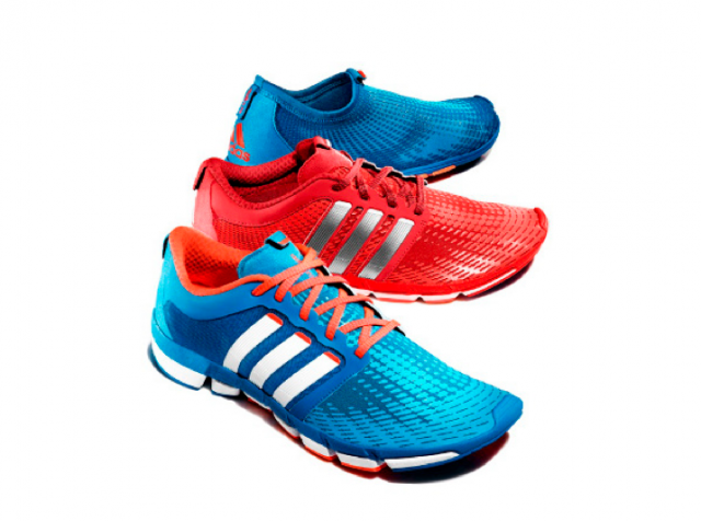 Adidas z novo kolekcijo minimalistične obutve