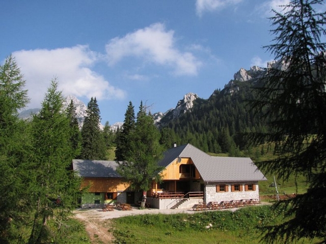 Planinski dom na Zelenici