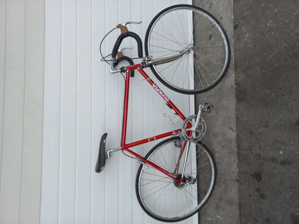 CESTNO KOLO VINTAGE OLYMPIA