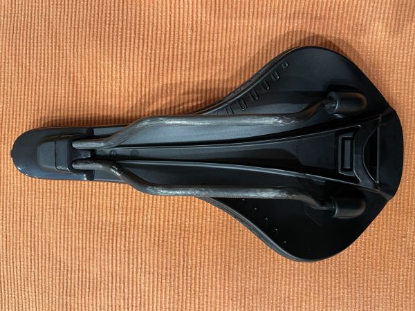 FIZIK ANTARES VERSUS R1