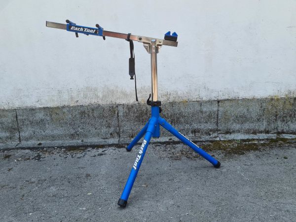 COLNAGO V1r, Shimano DI2 DURA-ACE, Fulcrum RACING SPEED 35 + Servisno stojalo PARKTOOL