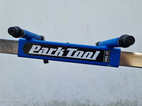 COLNAGO V1r, Shimano DI2 DURA-ACE, Fulcrum RACING SPEED 35 + Servisno stojalo PARKTOOL