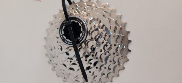 Shimano 105 gonilka, zadnji in sprednji menjalnik, kaseta,veriga, diska