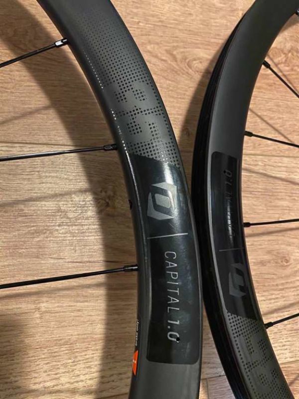 Mali oglasi Carbon obroči syncros capital 1.0, 35 mm disc, 1530 g, cestni