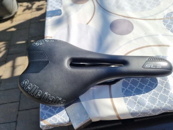 Prodam sedež Selle Italia SLS