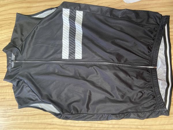 “Rapha”  majica XL + brezrokavnik L