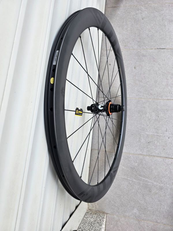 Novi karbonski obroči za cestno kolo ELITE Disc za XDR SRAM 12 speed