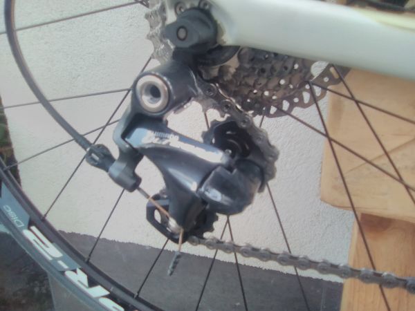 Giant defy karbonsko cestno kolo 