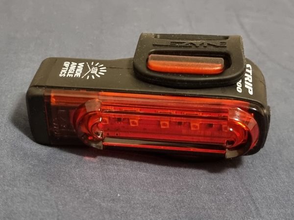 Lučka za cestno kolo LEZYME strip PRO300