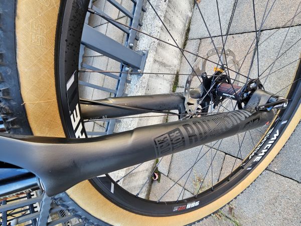 Polnovzmeteno gorsko kolo Wilier Triestina 110FX Karbon