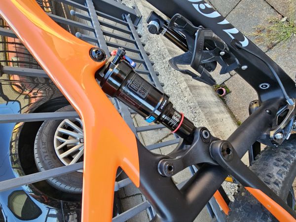 Polnovzmeteno gorsko kolo Wilier Triestina 110FX Karbon