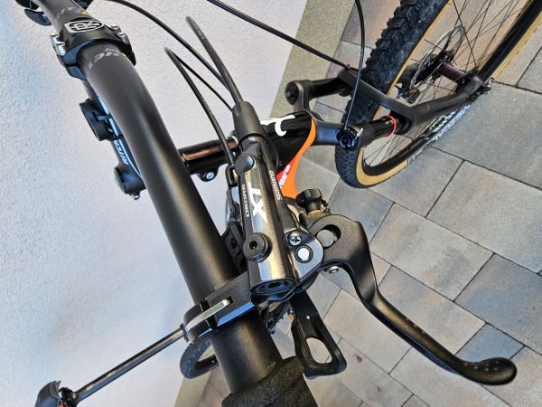Polnovzmeteno gorsko kolo Wilier Triestina 110FX Karbon