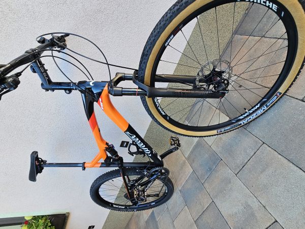 Polnovzmeteno gorsko kolo Wilier Triestina 110FX Karbon