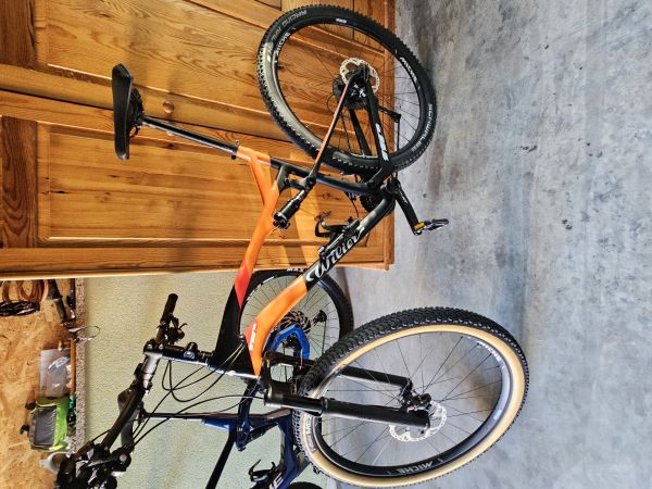 Polnovzmeteno gorsko kolo Wilier Triestina 110FX Karbon
