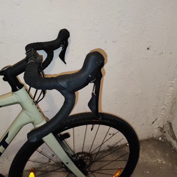 Giant Revolt 1 (gravel)