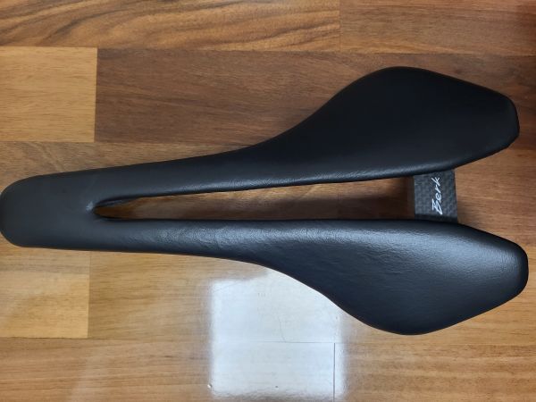 SEDEŽ LUPINA 150-Berk Composites 