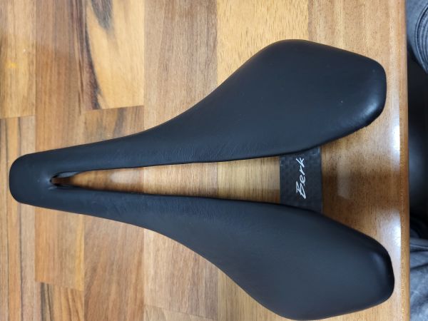 SEDEŽ LUPINA 150-Berk Composites 