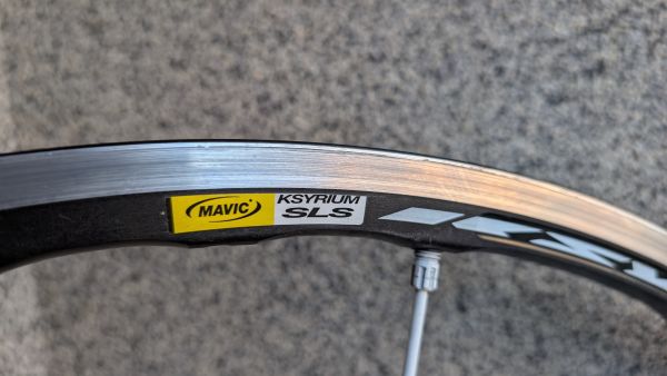 Cestni obroči Mavic Ksyrium SLS (1395 g, clincher)