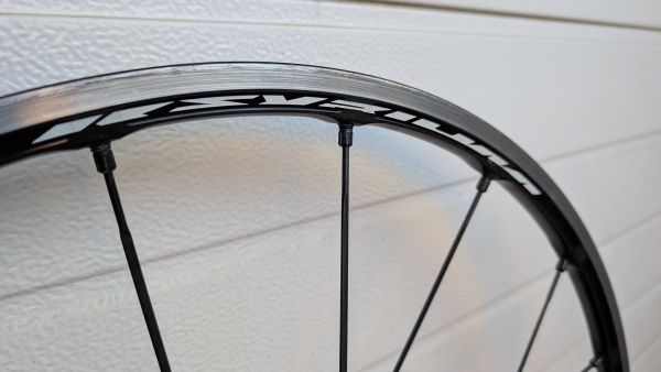 Cestni obroči Mavic Ksyrium SLS (1395 g, clincher)