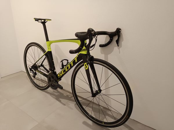 Prodam Scott foil, M velikost