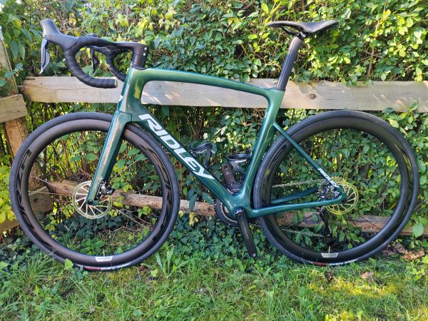 Kot NOV RIDLEY NOAH FAST,oprema shimano ultegra Di2 vel.56