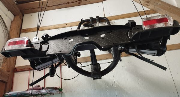  Thule VeloCompact (za 2 kolesi) – nosilec za kljuko