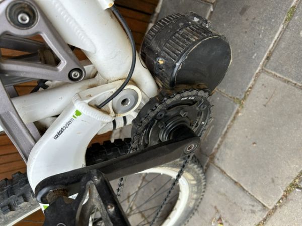 Električno polnovzmeteno kolo Commencal Meta 5.5.2 z Bafang motorjem