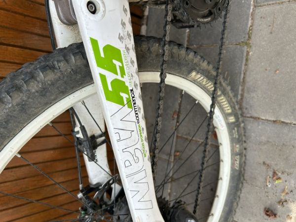Električno polnovzmeteno kolo Commencal Meta 5.5.2 z Bafang motorjem
