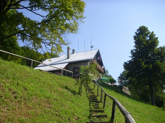 Mirna gora (1047 m) iz Vrčic