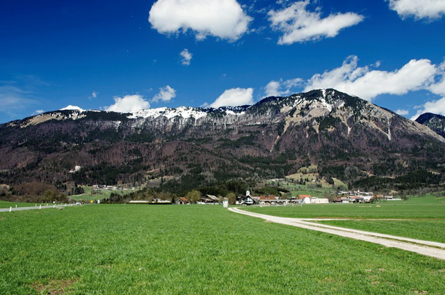 Tolsti vrh (1715 m) od Doma pod Storžičem