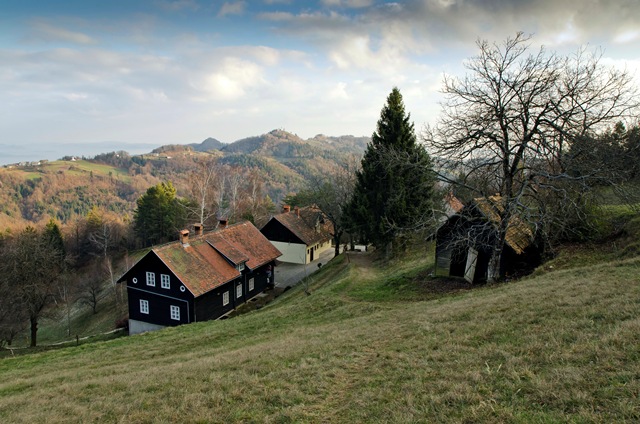 Mihelčičev dom na Govejku (727 m)